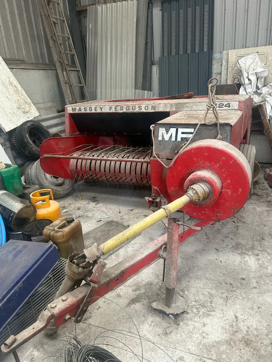 Massey square baler - Image 1