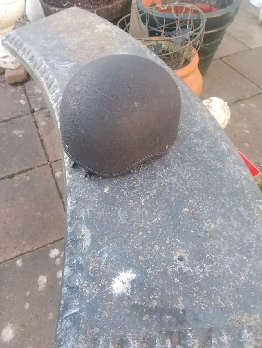 Junior jockeys helmet - Image 3