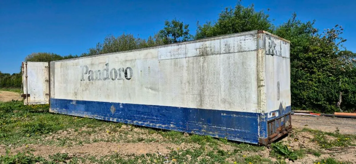 40FT Truck body for storage FREE - Image 2