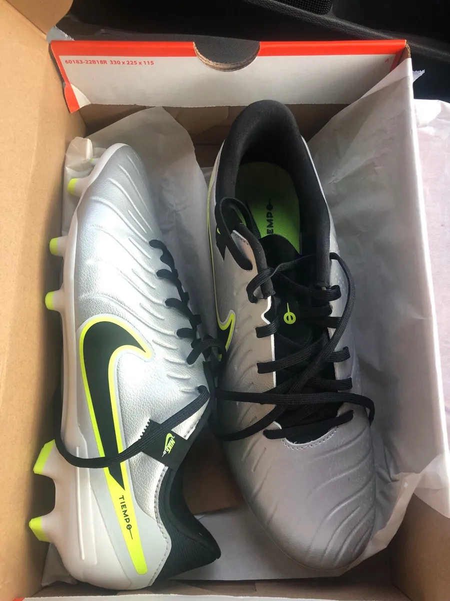 Football boots - Image 1