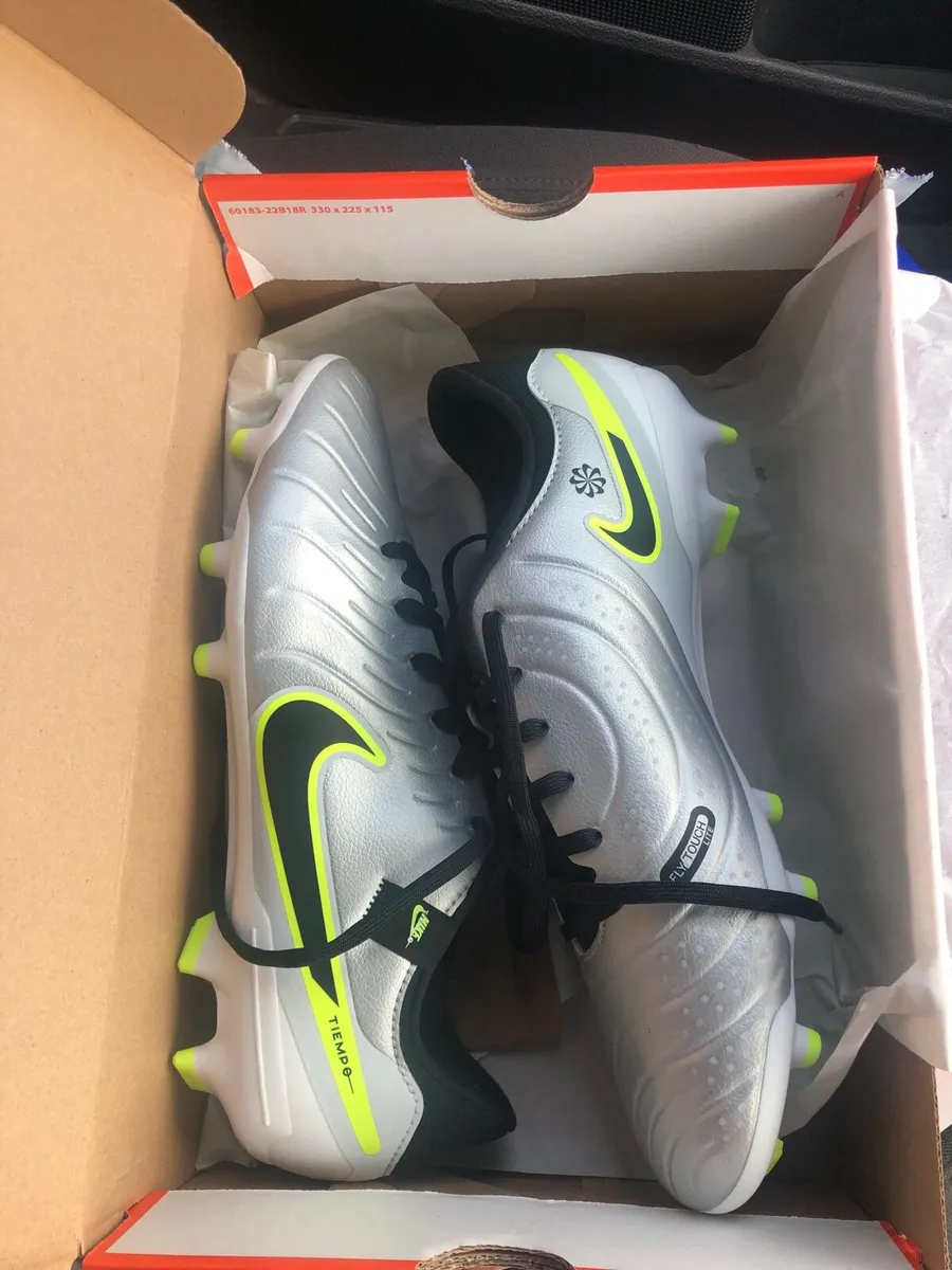 Football boots - Image 2