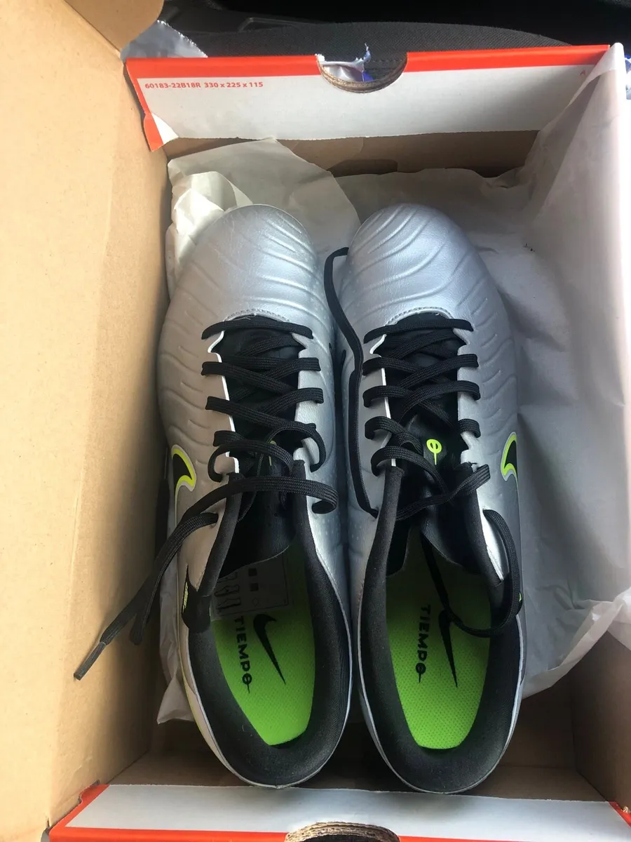 Football boots - Image 4