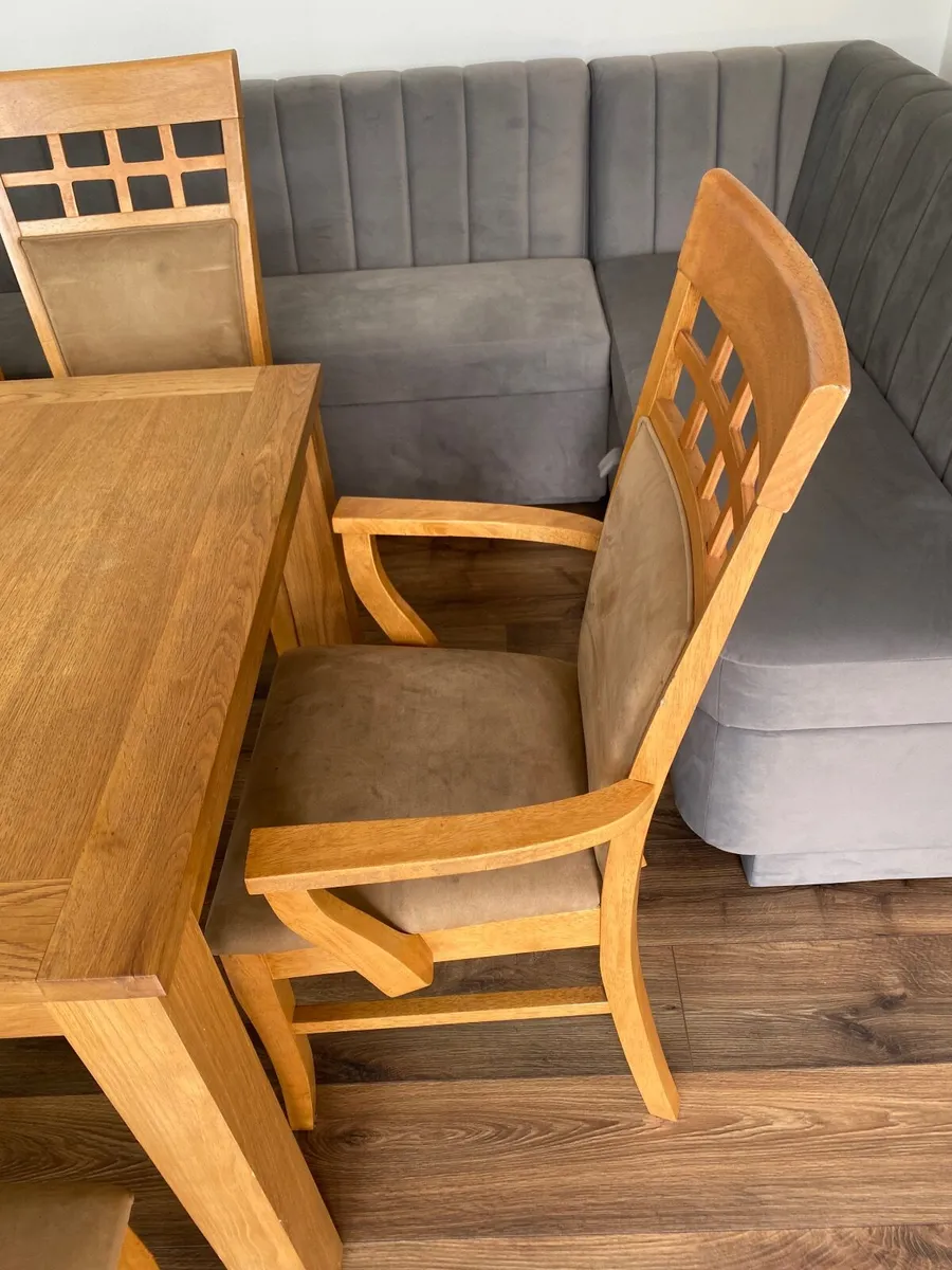 Table & Chairs - Image 3