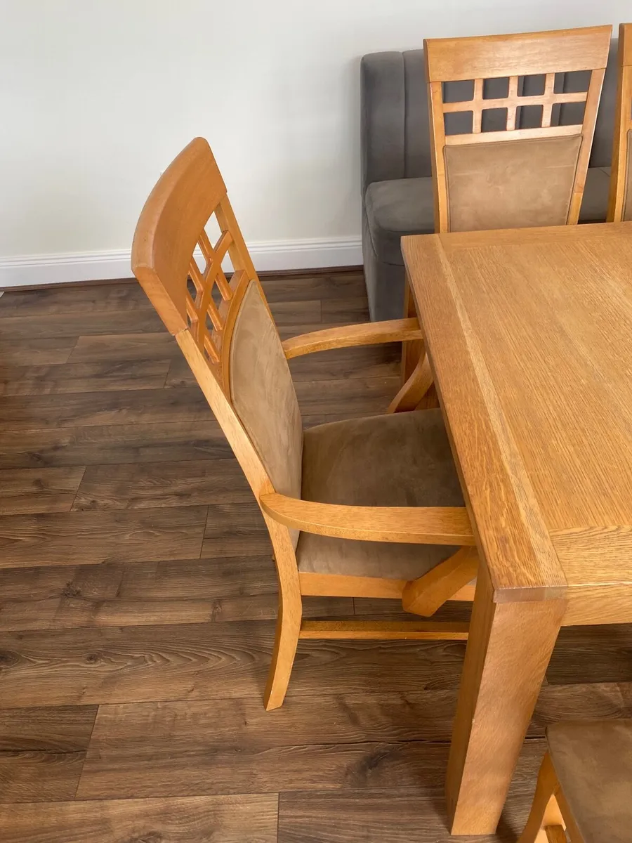 Table & Chairs - Image 4
