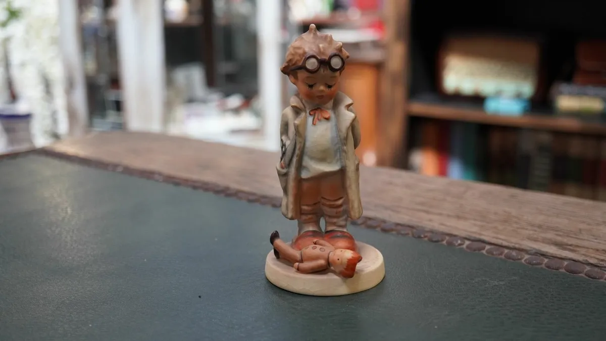 Goebel Hummel Figurine - Doctor - Image 1