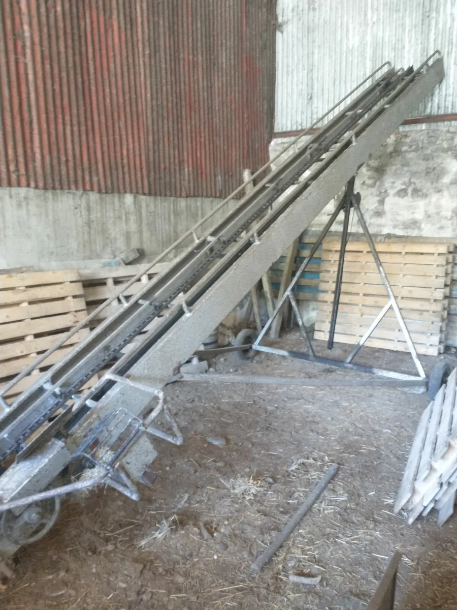 Bale Hoist - Image 1