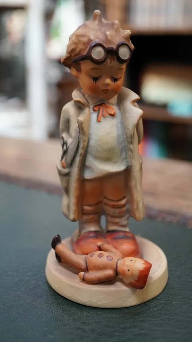 Goebel Hummel Figurine - Doctor - Image 2