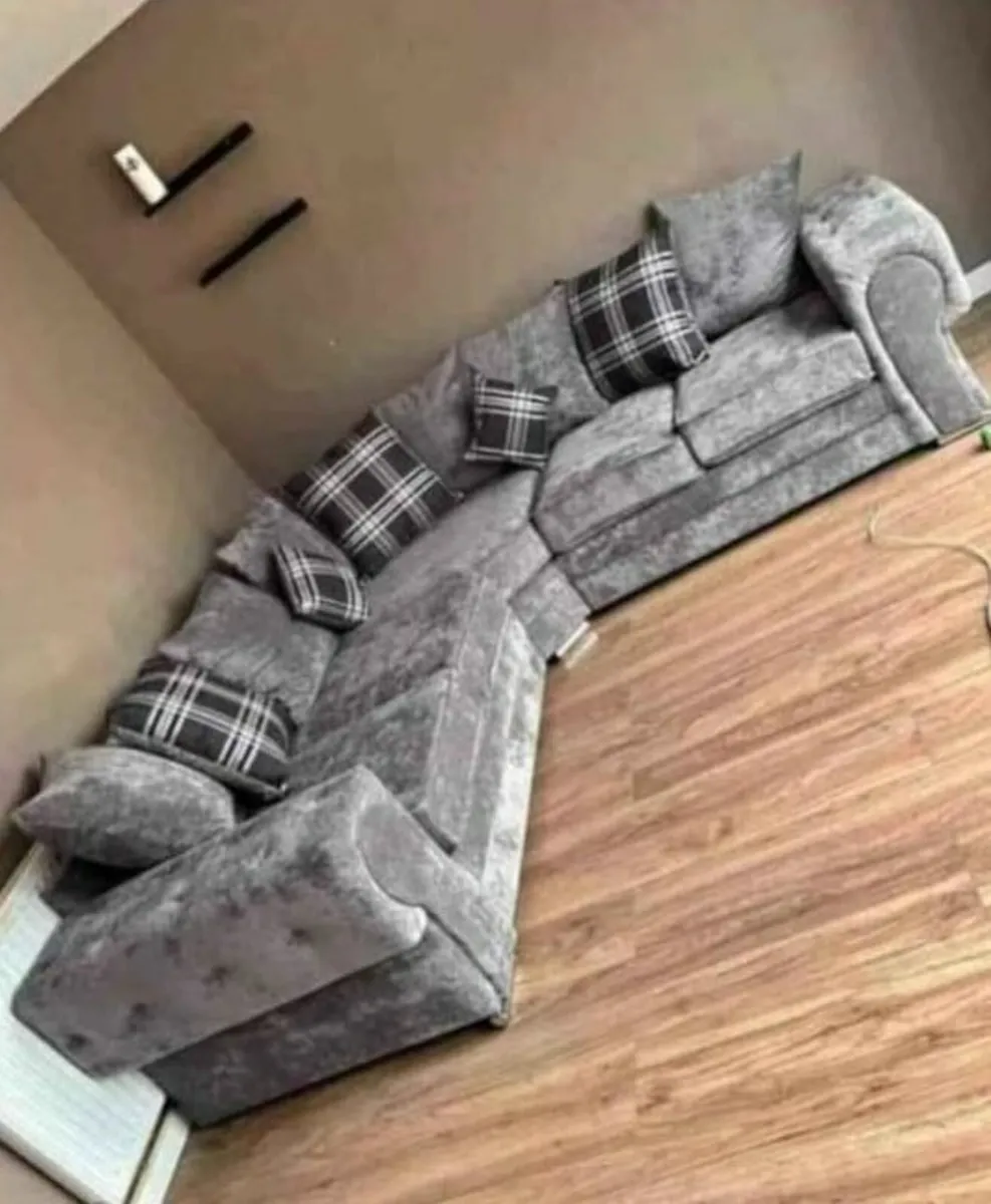 "Comfortable Verona Corner Couch" - Image 2