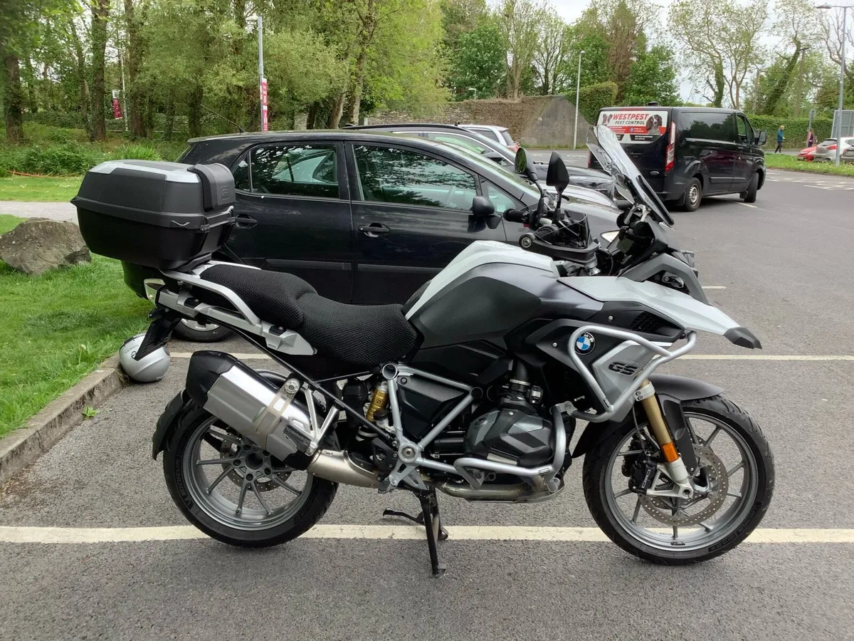 2022  R1250GS 30,000 km  €17,500 - Image 1