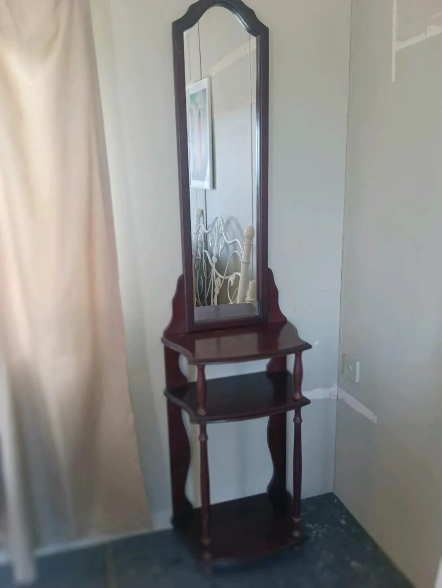 Lovely hall table - Image 1