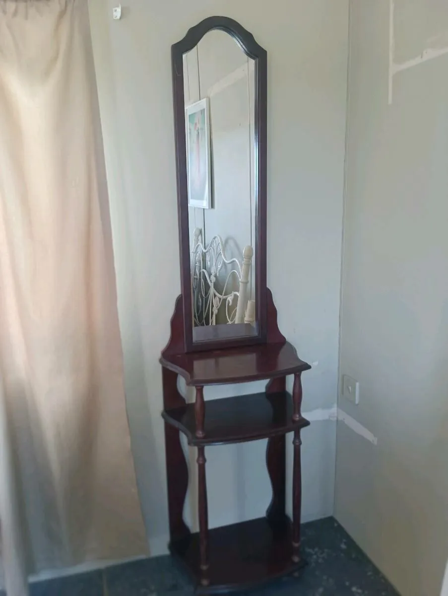 Lovely hall table - Image 3