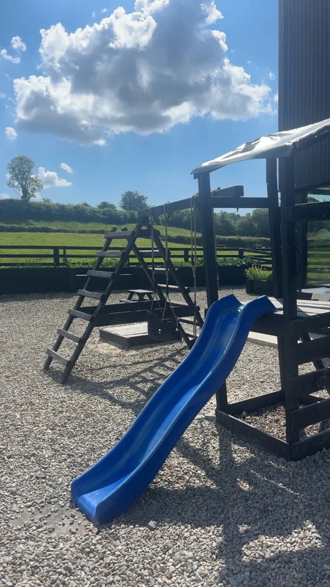 Swing set - Image 1