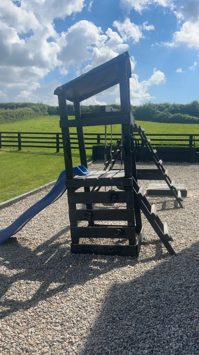 Swing set - Image 2