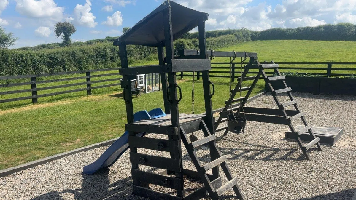 Swing set - Image 3