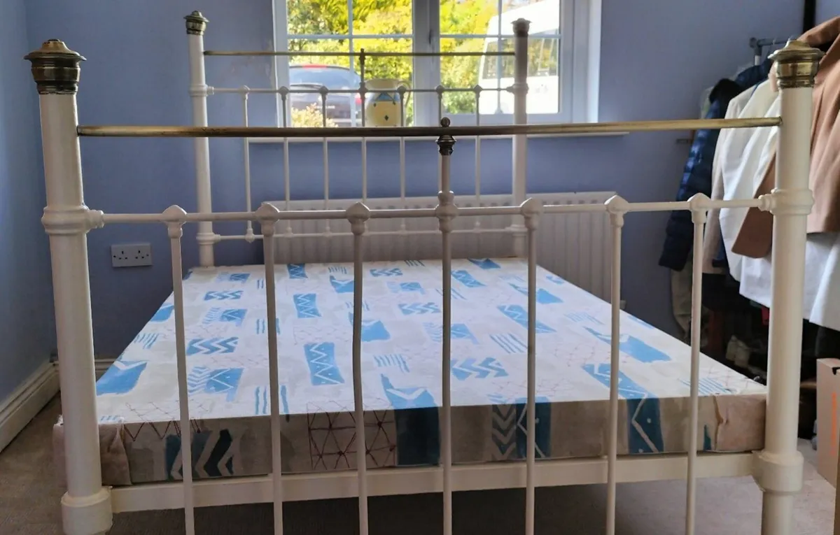 Bed - Image 4