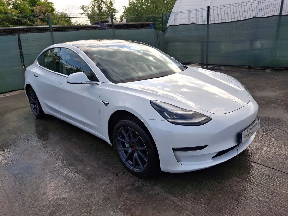 192 Tesla Model 3 Full Self Driving..Light Damage - Image 1
