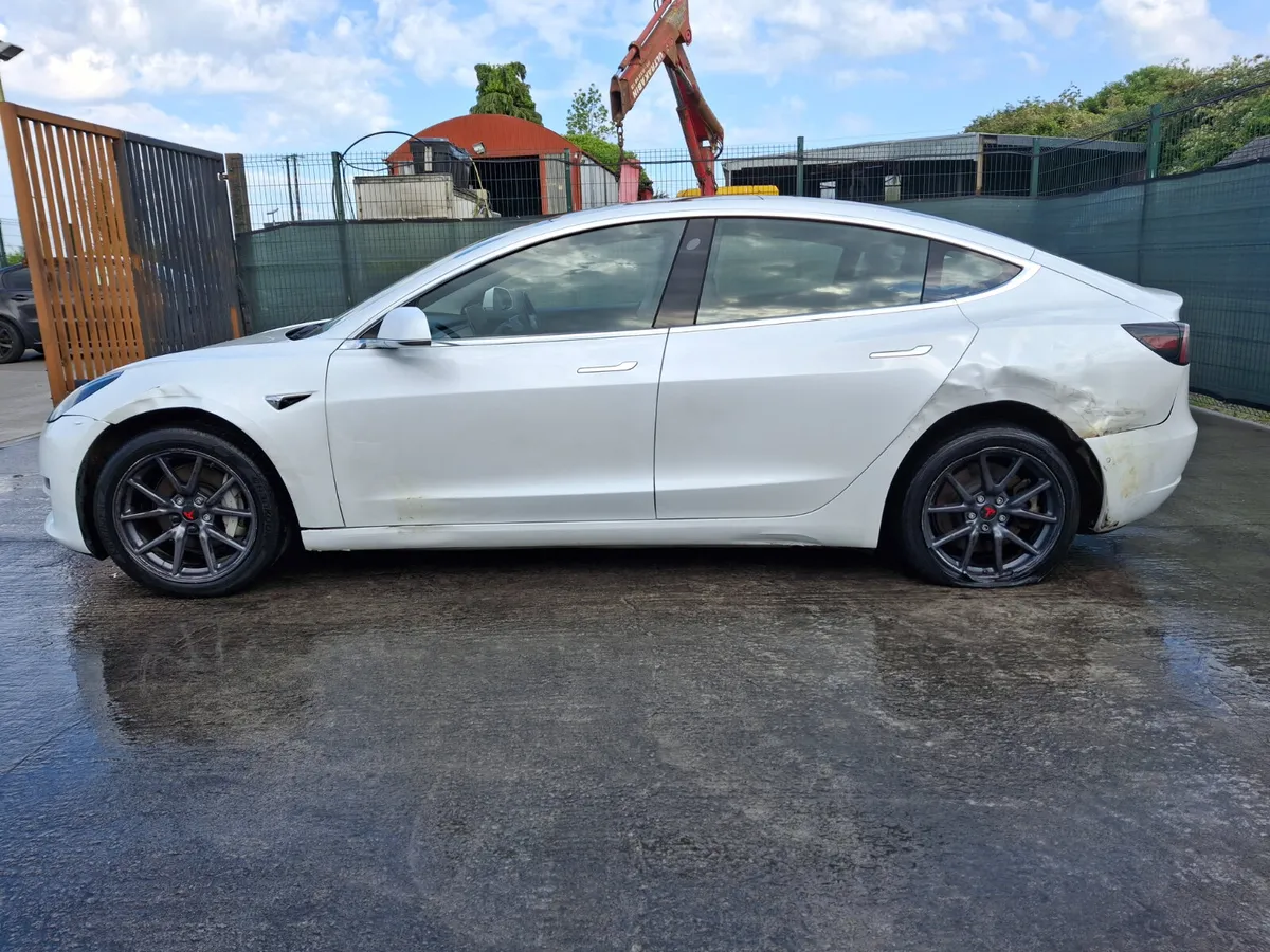 192 Tesla Model 3 Full Self Driving..Light Damage - Image 4