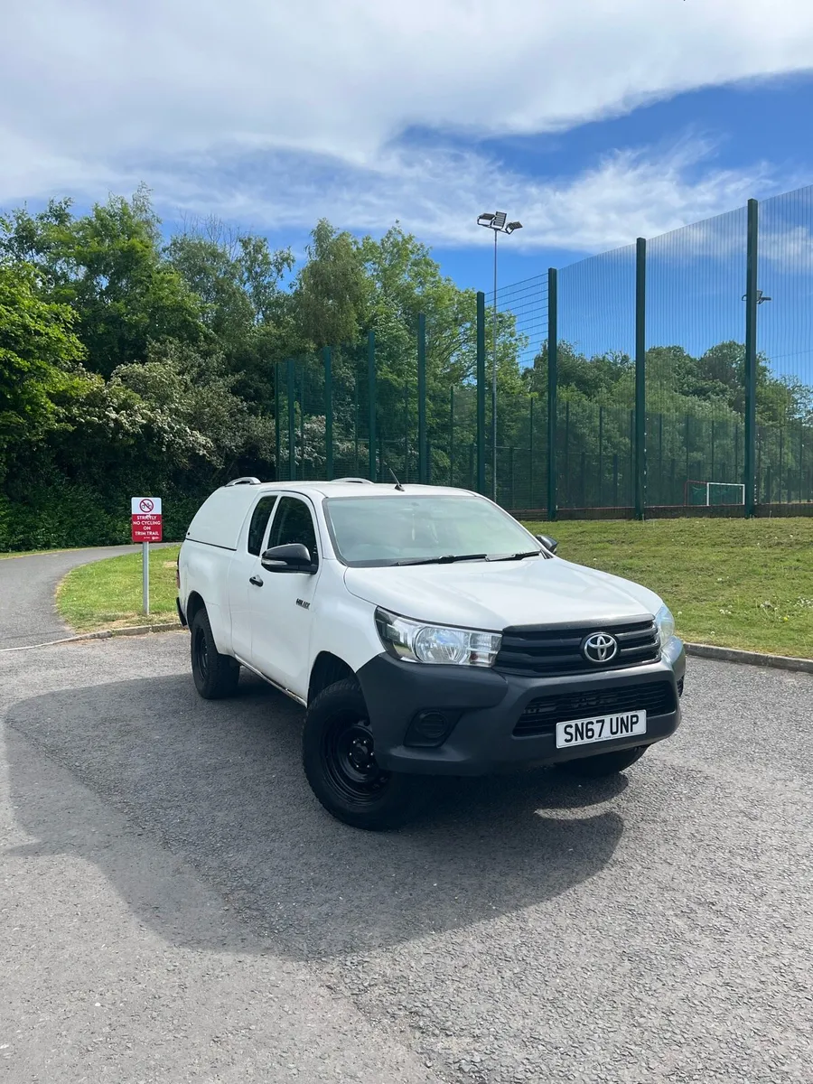 Toyota Hilux Extra Cab 2017 - Image 1
