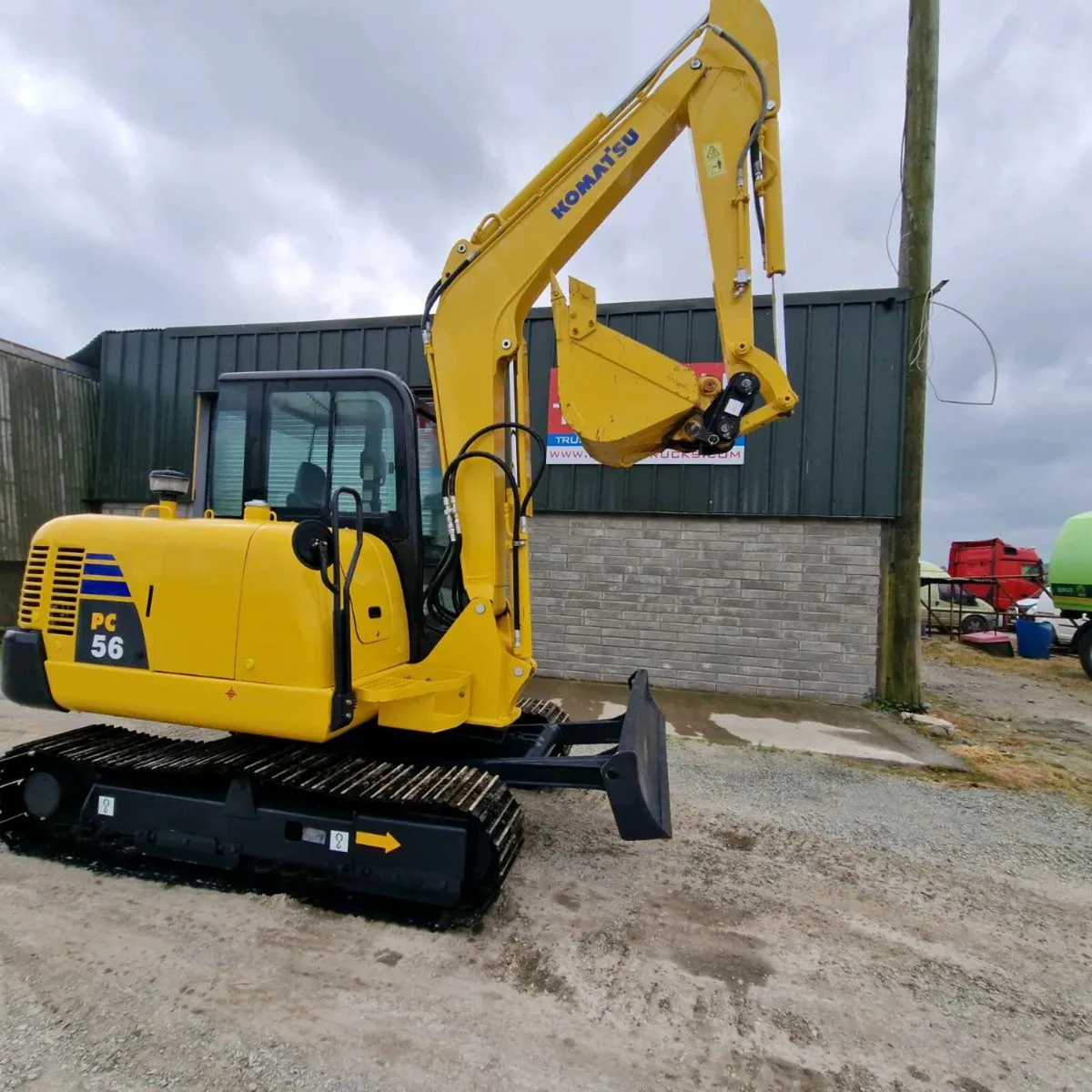 Komatsu PC56-7 - Image 3