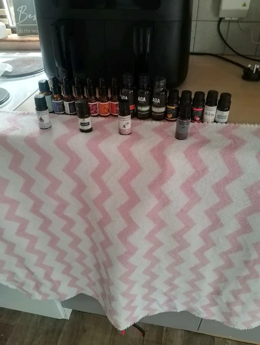 Silver Crest diffuser and over about 20 oils - Image 2