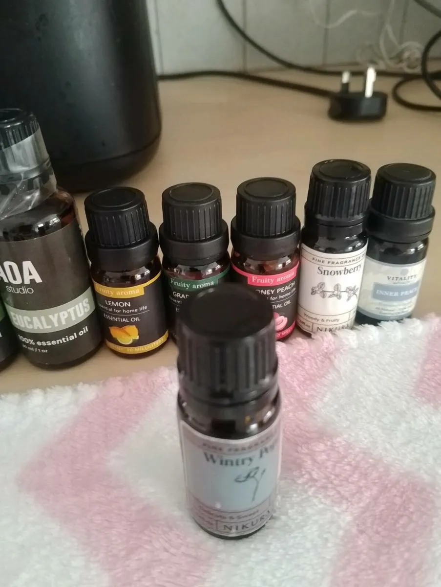 Silver Crest diffuser and over about 20 oils - Image 3
