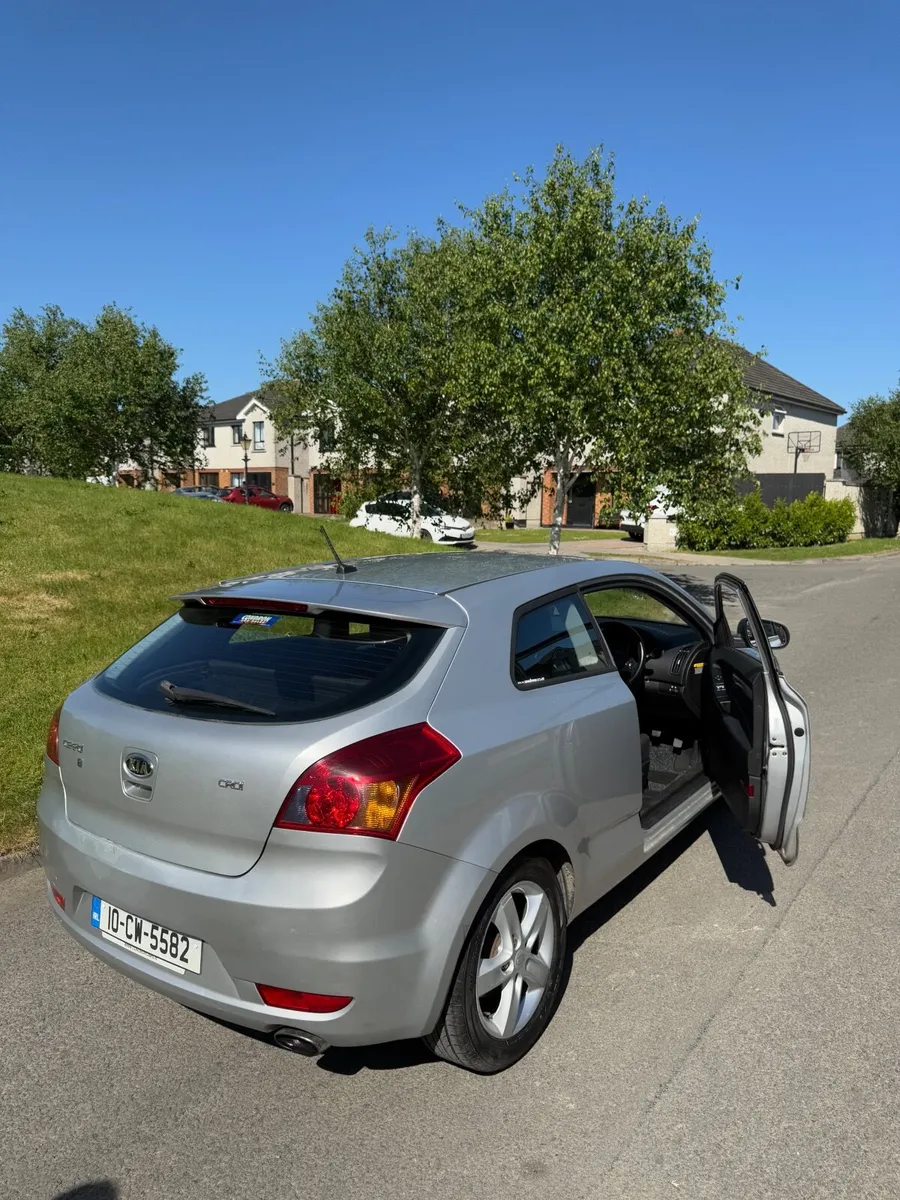 Kia Ceed 2010 - Image 4