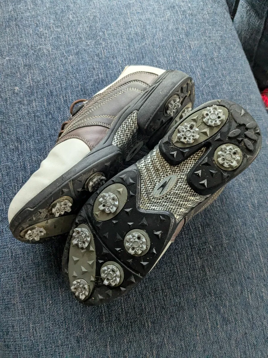 Golf shoes size 8 - Image 4