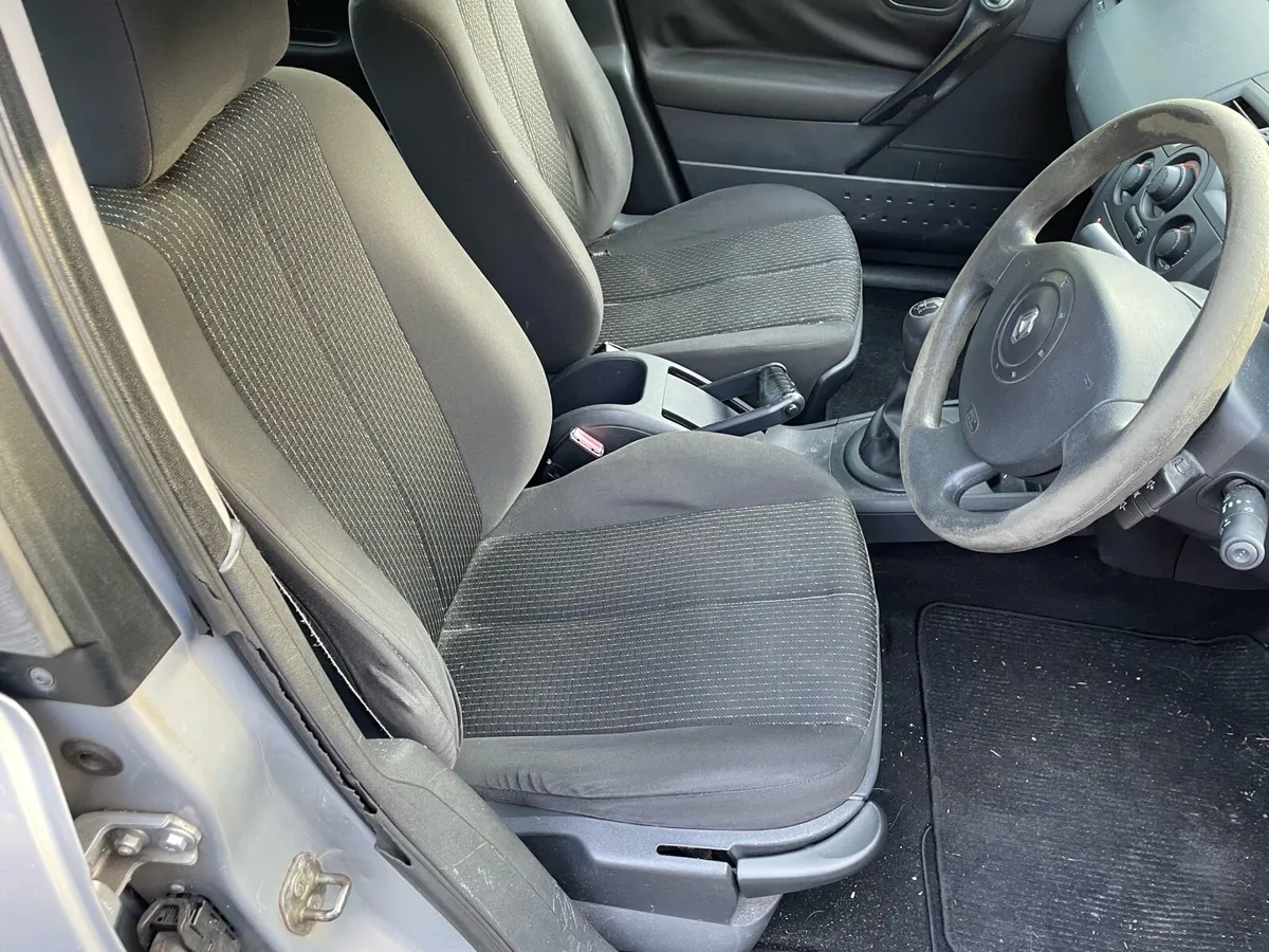 06 Renault megane - Image 4
