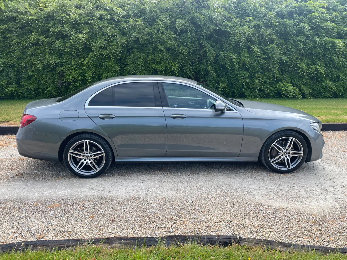 MERCEDES-BENZ E220 D AMG LINE AUTO 2.0 LITRE . - Image 4