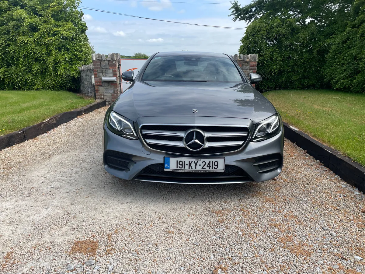 MERCEDES-BENZ E220 D AMG LINE AUTO 2.0 LITRE . - Image 2