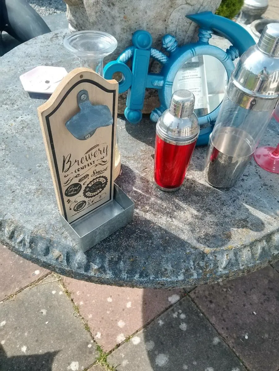 Collection of bar stuff - Image 2