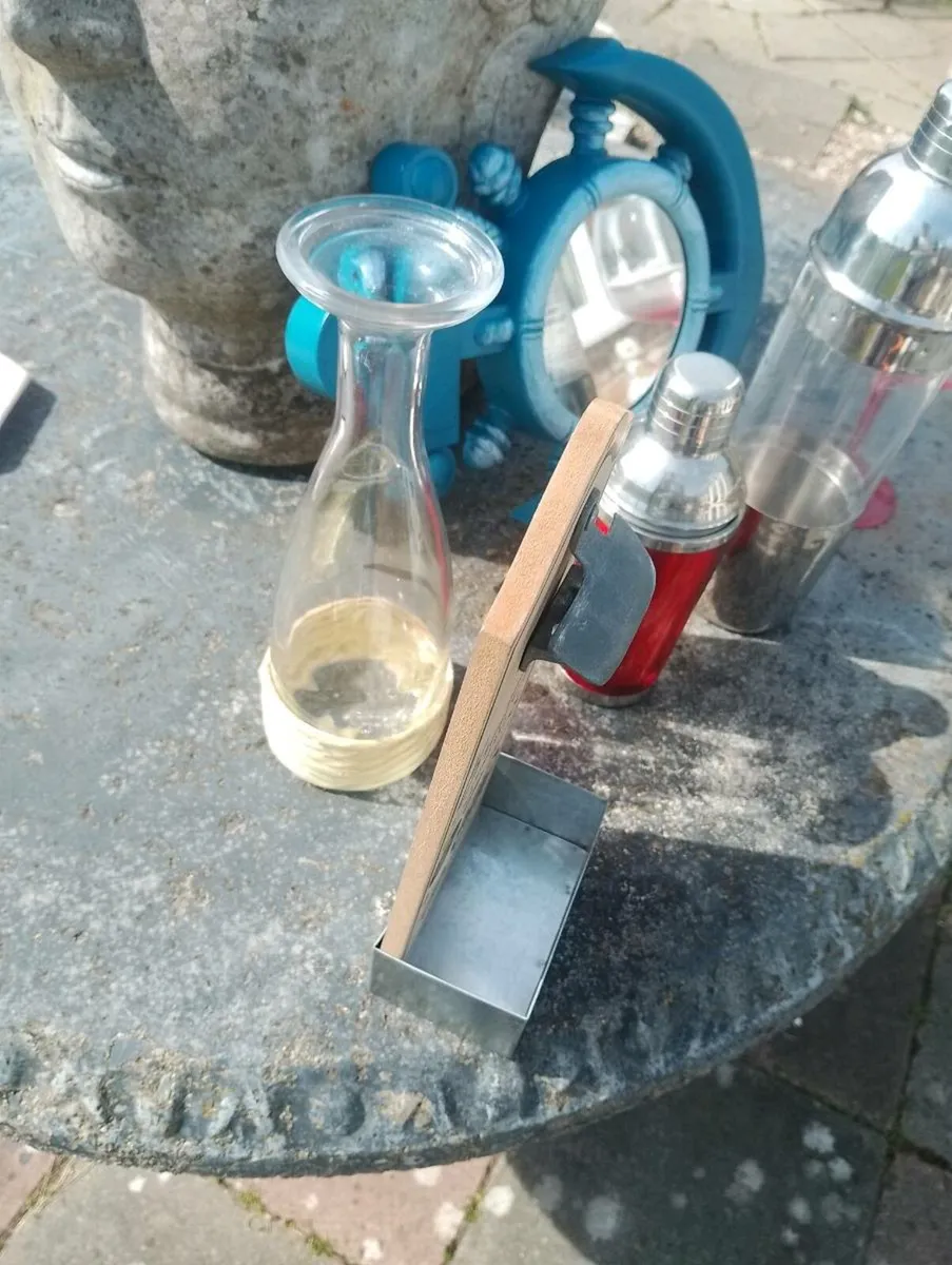 Collection of bar stuff - Image 3