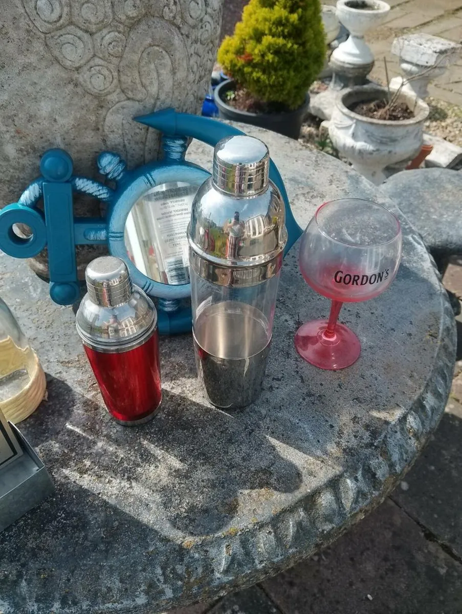 Collection of bar stuff - Image 4