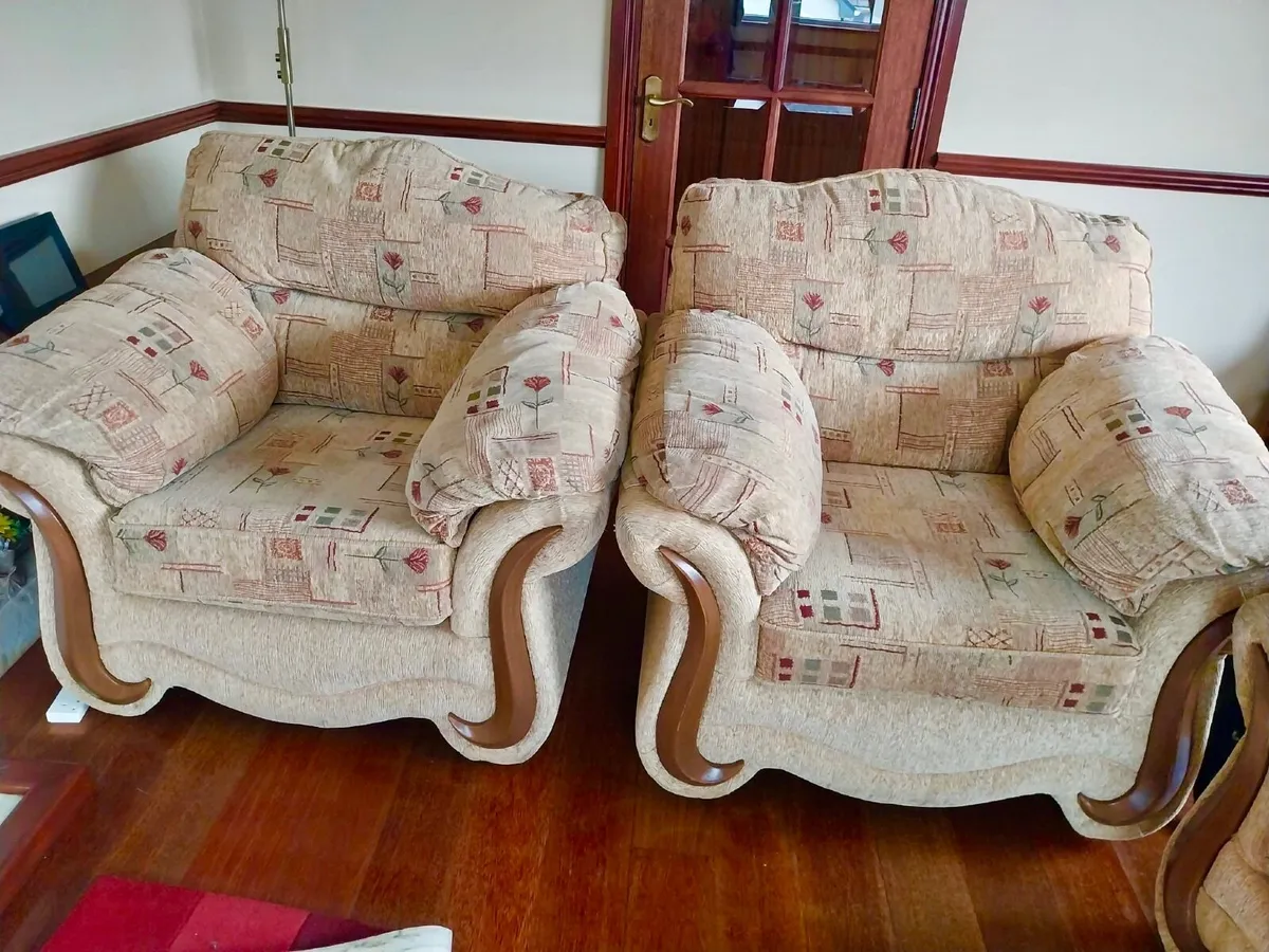 3 piece Furniture suite - Image 2