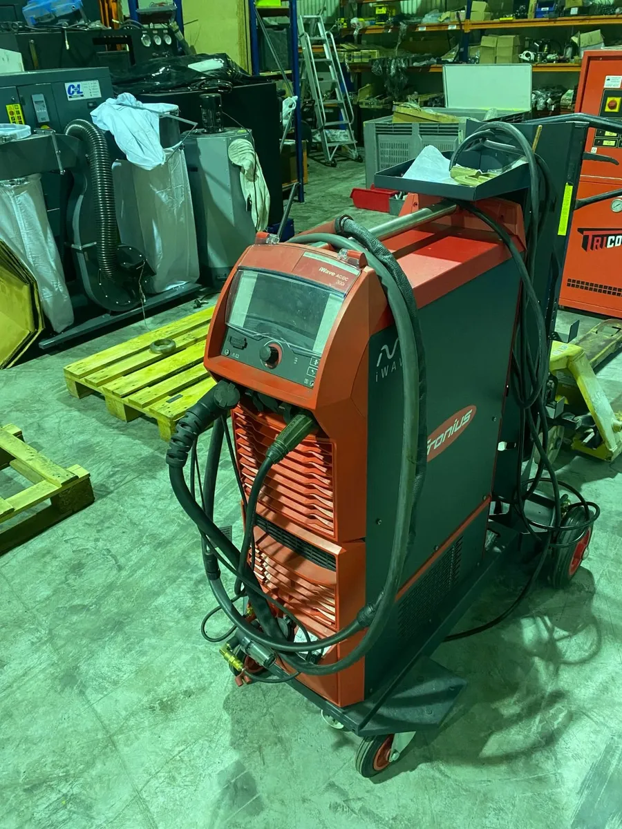 Fronius welder iWave AC/DC 300i - Image 1