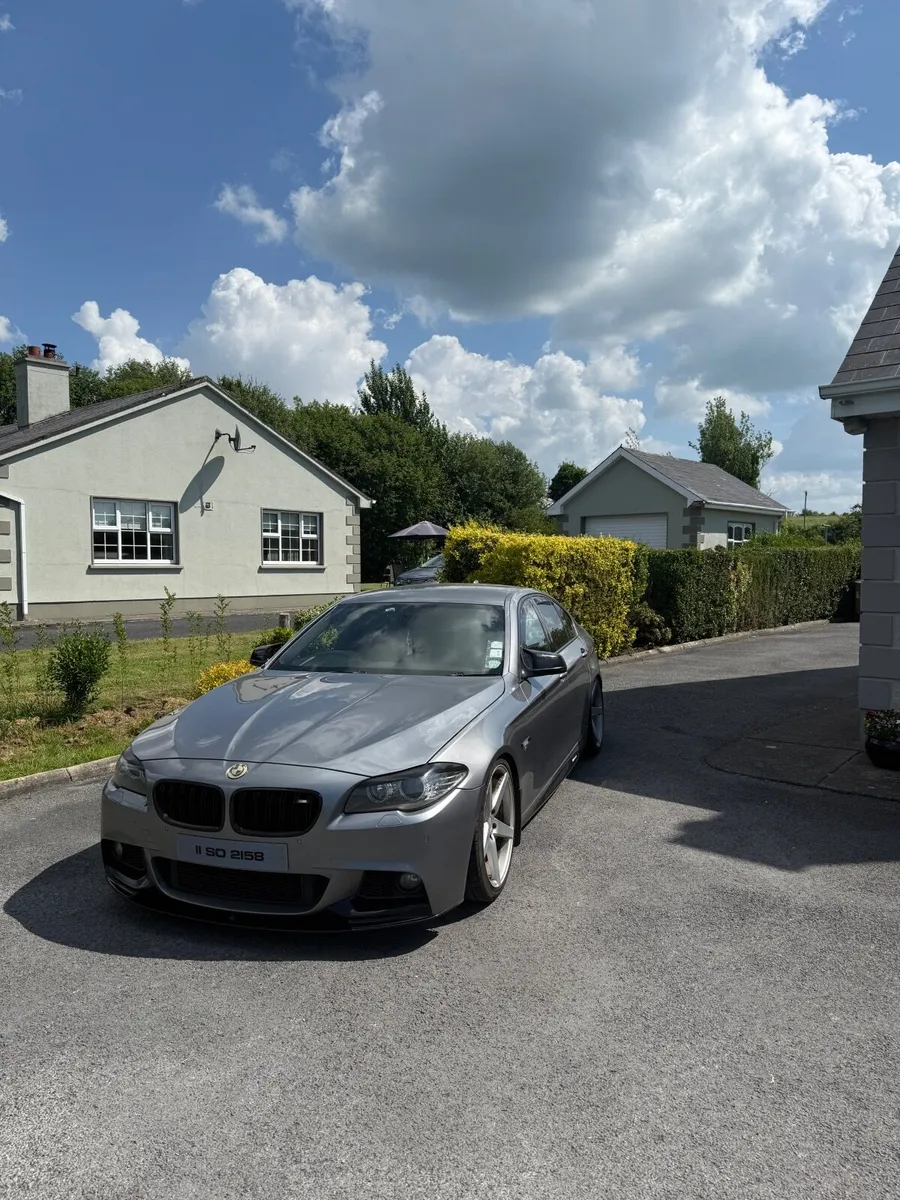 BMW 5-Series 2011 - Image 1