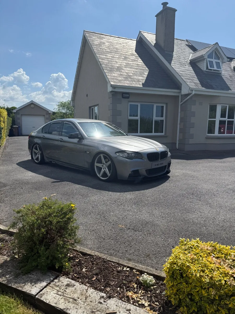 BMW 5-Series 2011 - Image 3