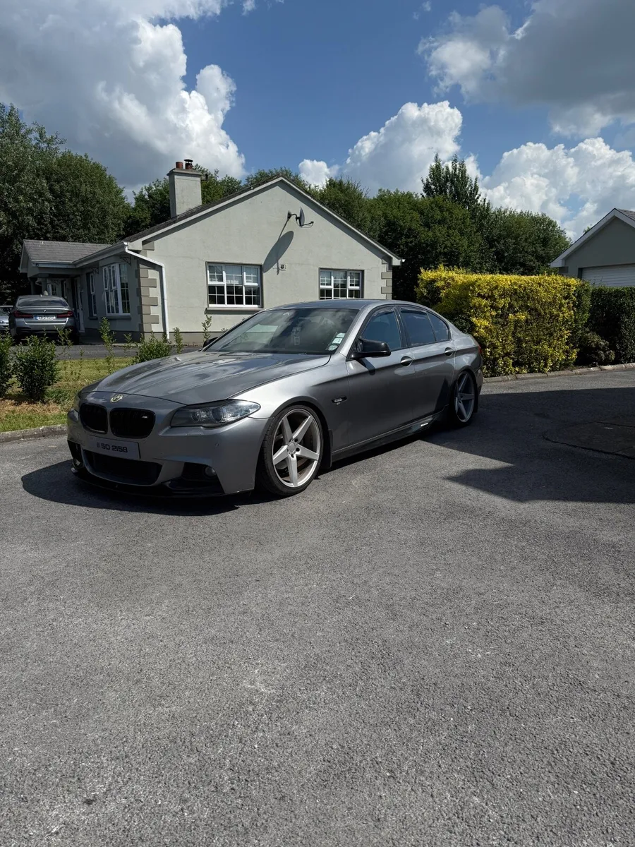BMW 5-Series 2011 - Image 4