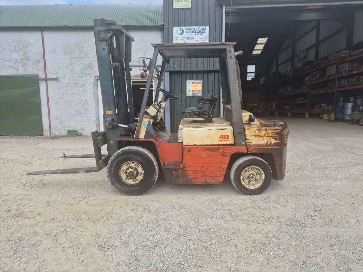 Nissan 4.0 Tonne Forklift - Image 1