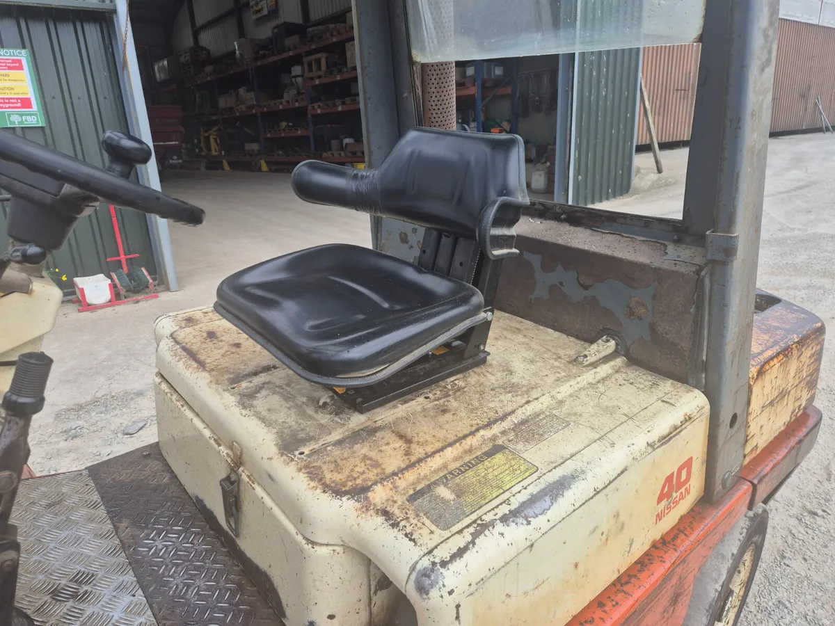 Nissan 4.0 Tonne Forklift - Image 2