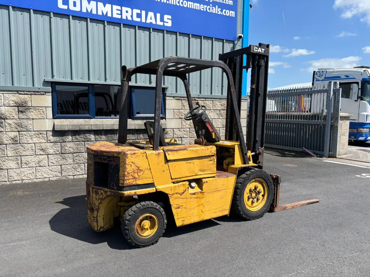 For Sale: 2.5 Ton Caterpillar Forklift - Image 4