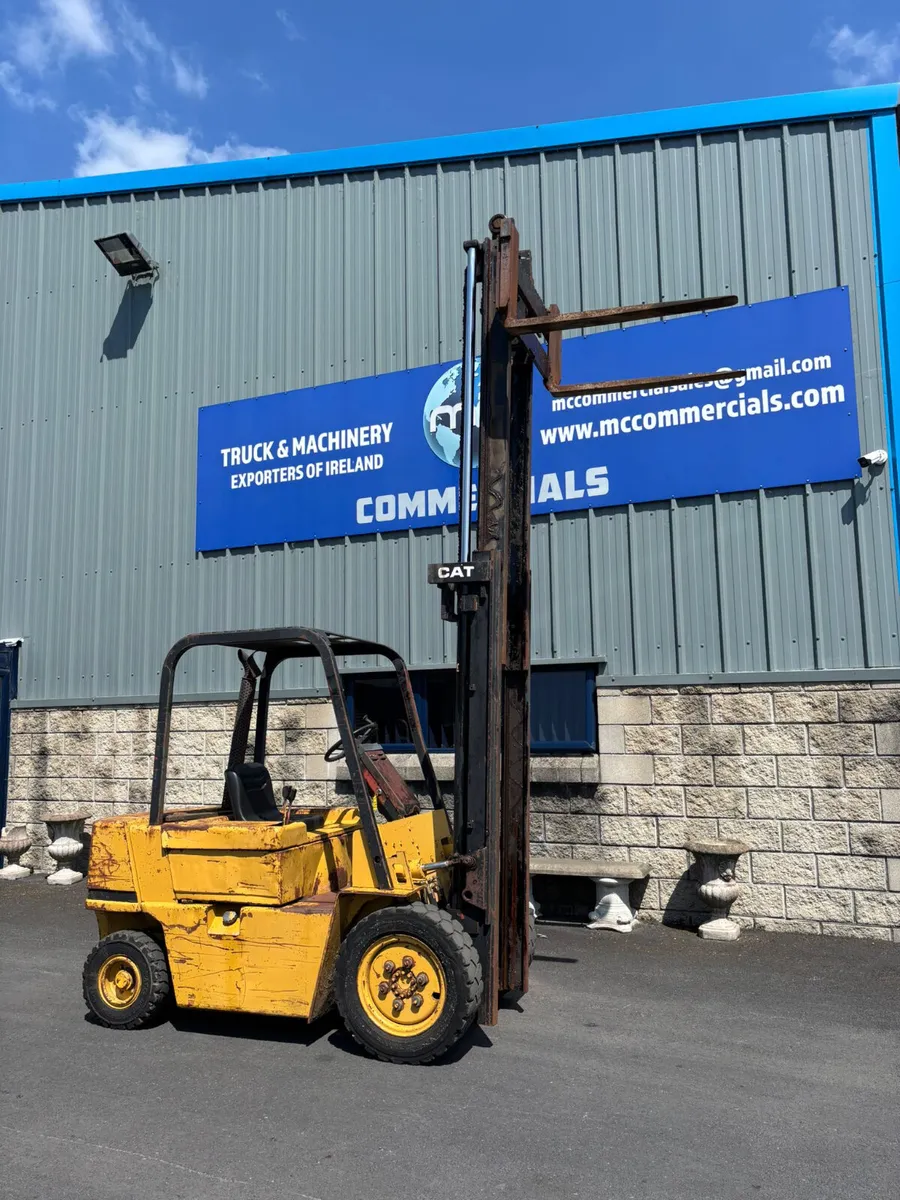 For Sale: 2.5 Ton Caterpillar Forklift - Image 2