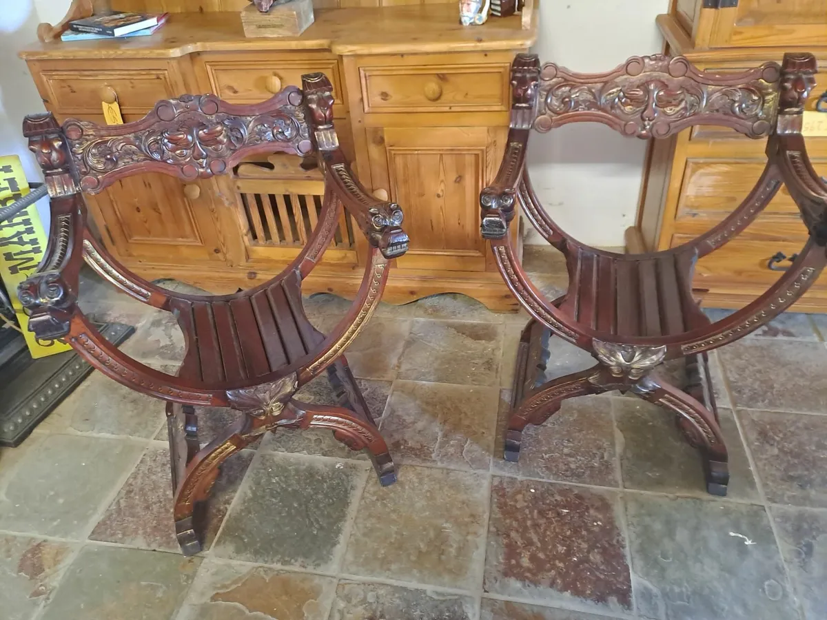 Pair vintage Italian savonarola chairs - Image 1