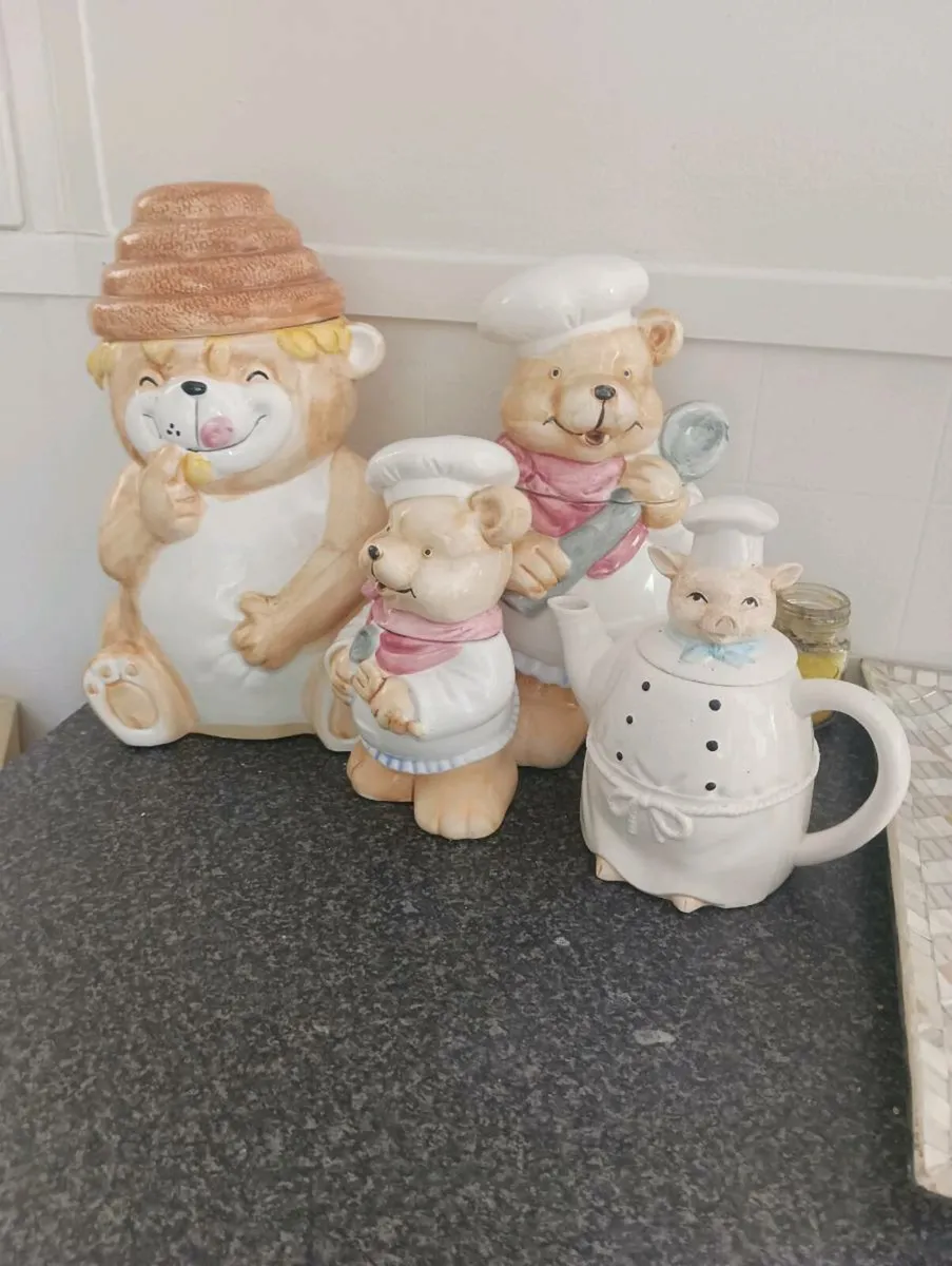 Beautiful set of unusual storage jars - Image 1