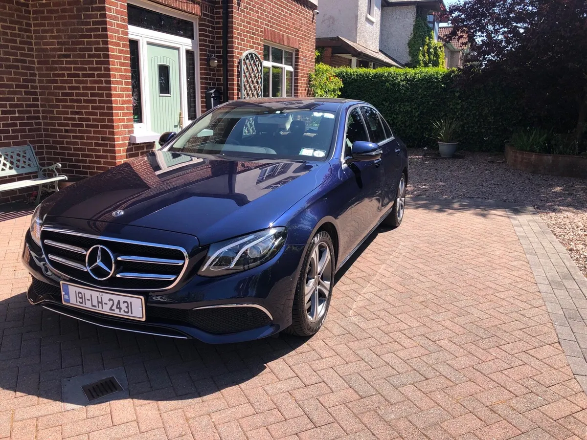A car - Image 3
