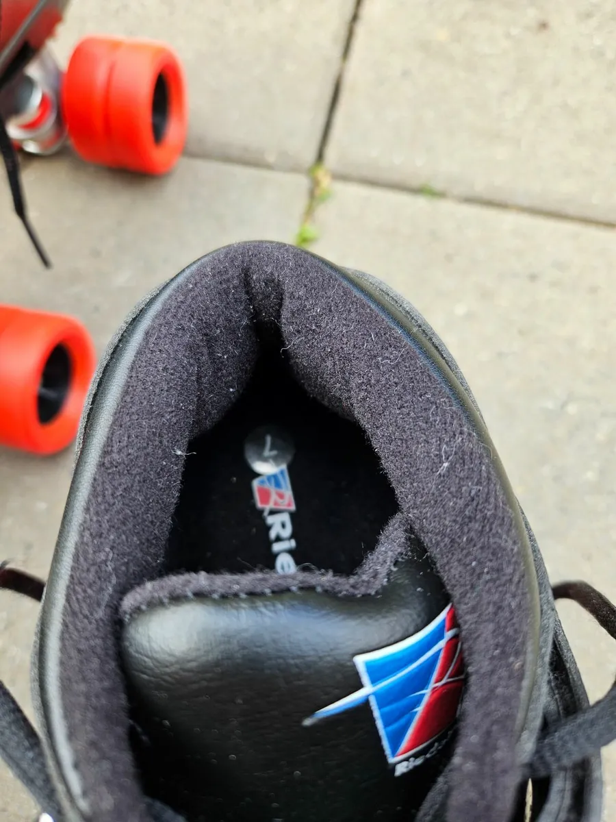 RIEDELL SKATES AND SAFETY KIT - Image 3