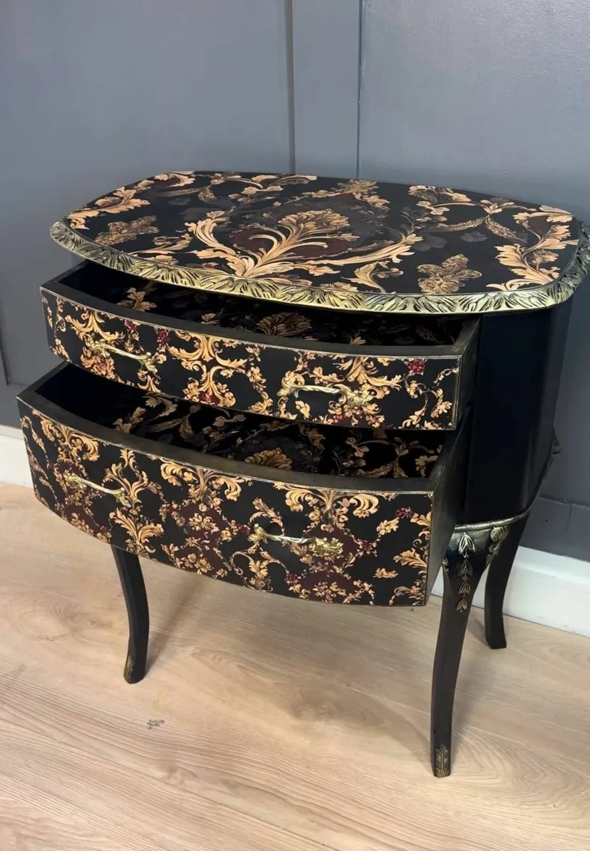 Baroque Elegance Side Table - Image 2