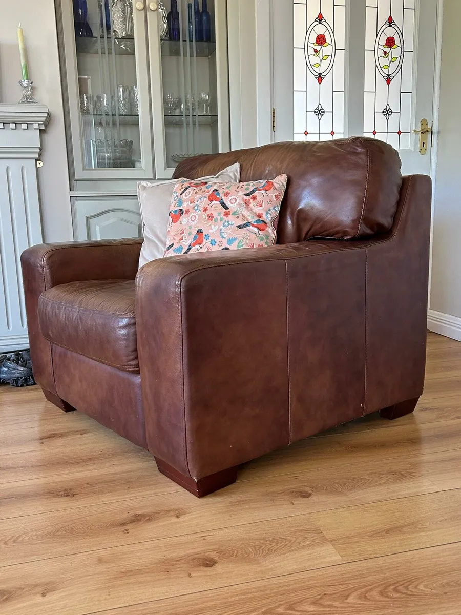 Brown Leather suite of Furniture - Image 3