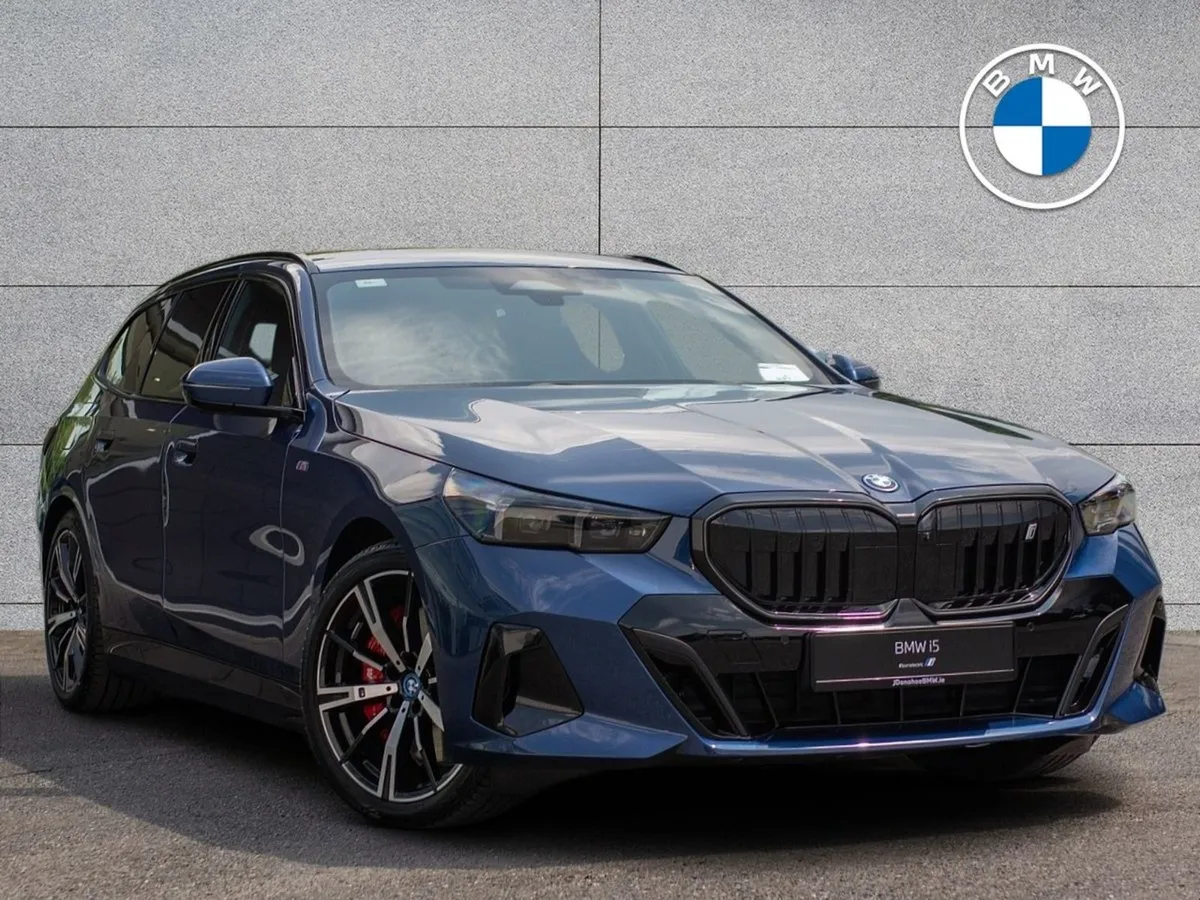 BMW i5 Edrive40 Touring M Sport Pro - Image 1