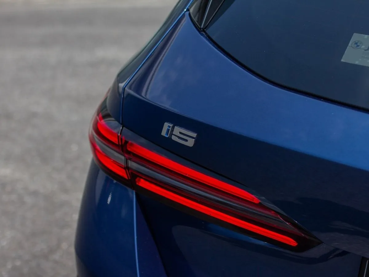 BMW i5 Edrive40 Touring M Sport Pro - Image 4